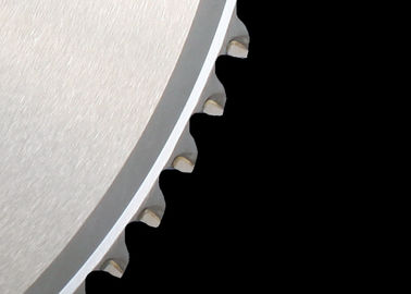 das metallschneidende Rundschreiben mit 80 Zähnen Sägeblatt, um den japanischen gespitzten Cermet zu schneiden Stahl,