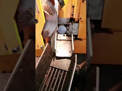 Prozess des Schneidens der runden Stange, vordere Seite, Querschnitt keine Vibrationsspuren