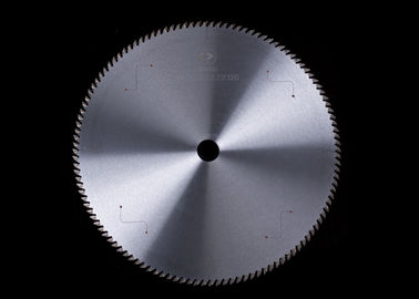 Der hölzerne Kreis Stahlausschnitt Sägeblatt, Teile zu bearbeiten 305mm mit Ceratizit-Spitzen
